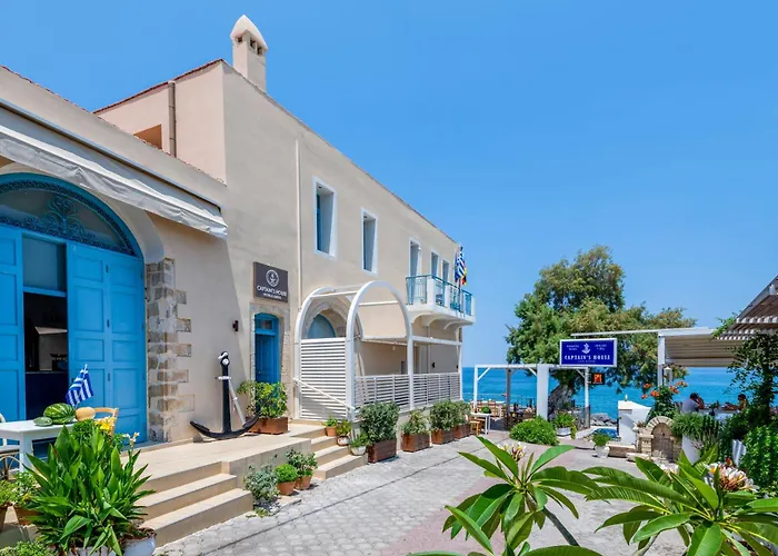 \'Captain\'s House\' Traditional Hotel Suites