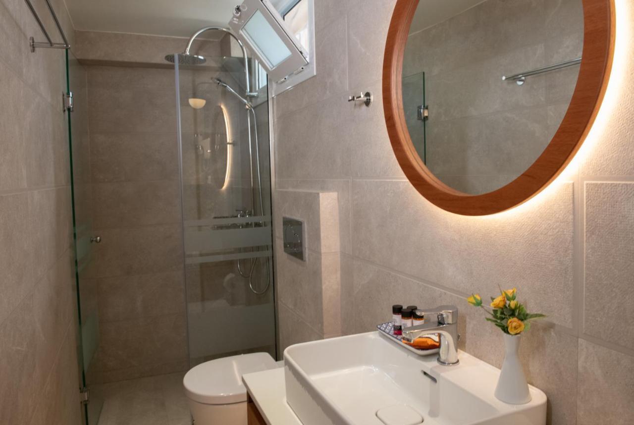 Hotel Captain's House & Panormos (Crete)
